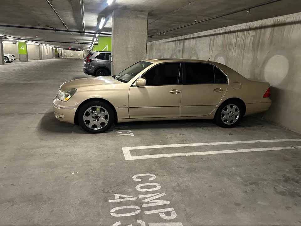 2002 Lexus LS 3rd Gen - Image 3 of 4
