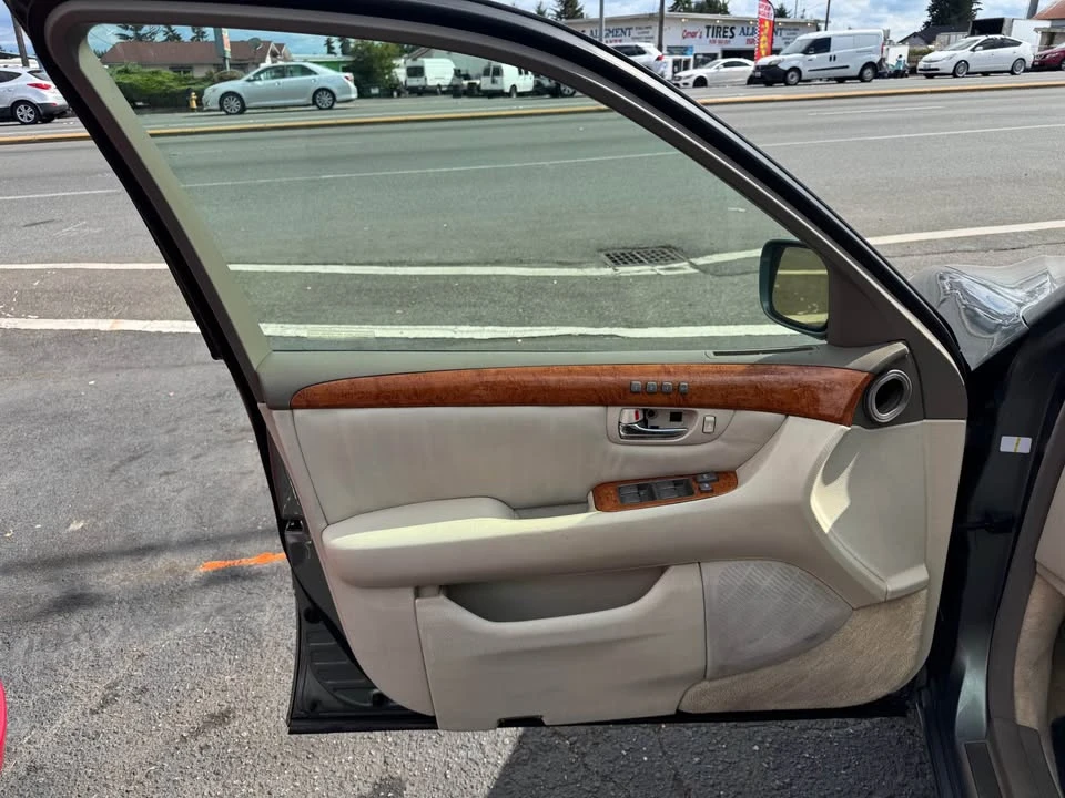2002 Lexus LS 3rd Gen - Image 7 of 12