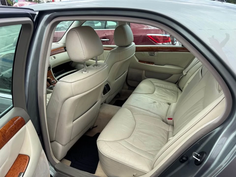 2002 Lexus LS 3rd Gen - Image 9 of 12