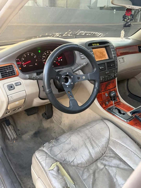 2002 Lexus LS 3rd Gen - Image 4 of 8