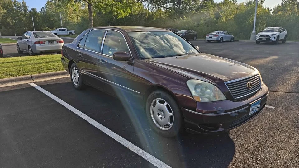 2002 Lexus LS 3rd Gen - Image 3 of 9