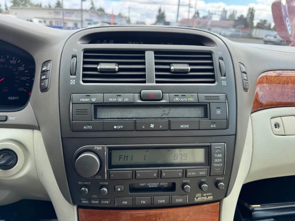 2002 Lexus LS 3rd Gen - Image 11 of 12