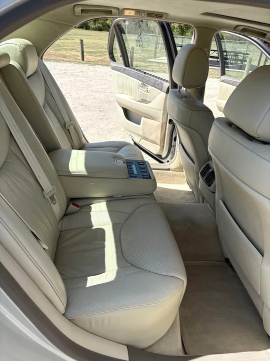 2002 Lexus LS 3rd Gen - Image 13 of 20