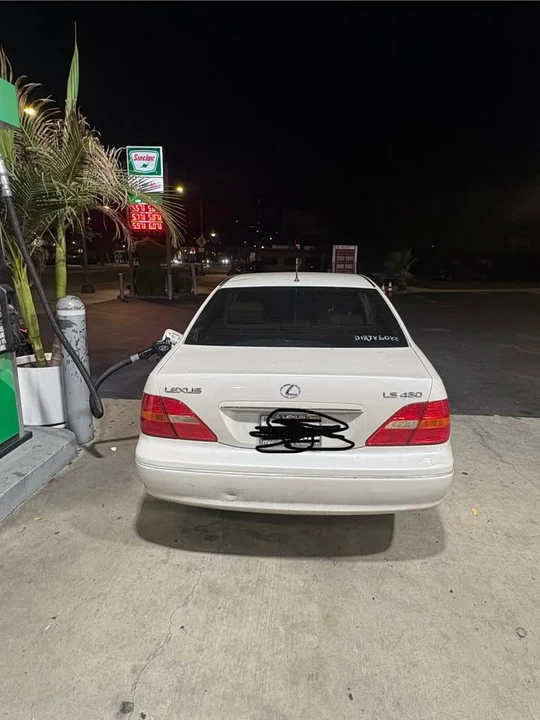 2002 Lexus LS 3rd Gen - Image 5 of 5