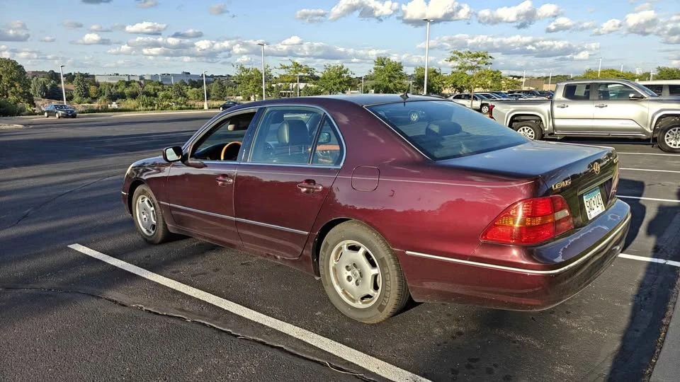 2002 Lexus LS 3rd Gen - Image 2 of 9