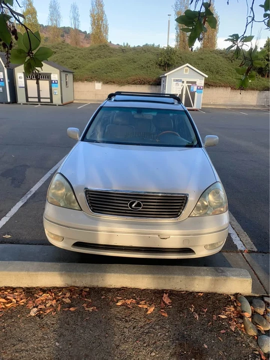 2002 Lexus LS 3rd Gen - Image 6 of 10