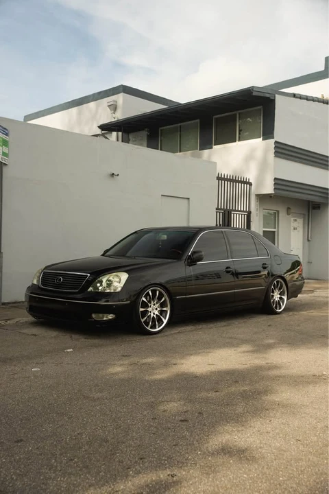 2002 Lexus LS 3rd Gen - Image 15 of 20