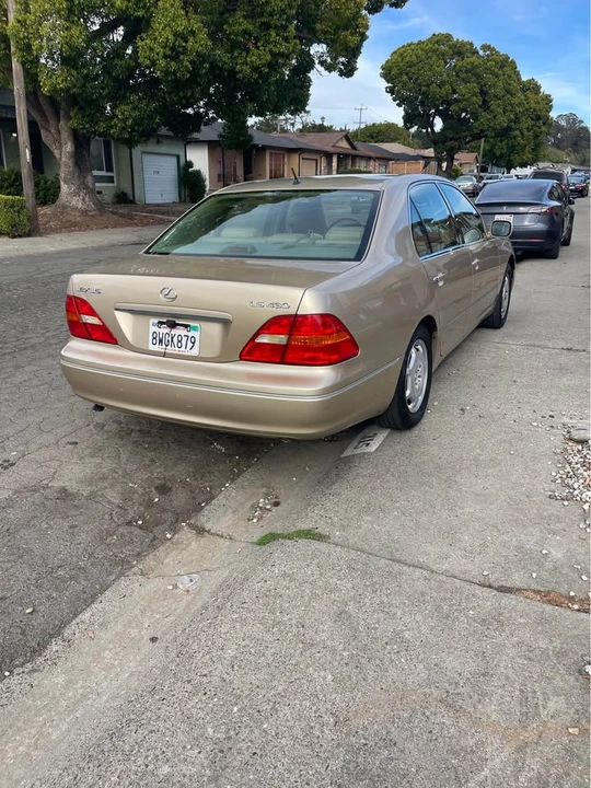 2002 Lexus LS 3rd Gen - Image 4 of 7