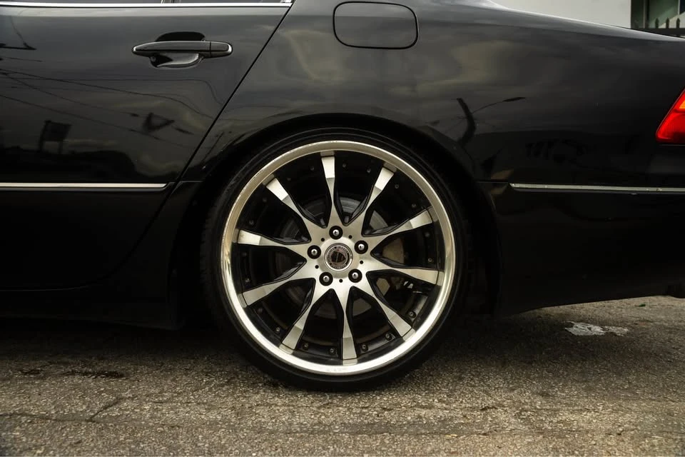 2002 Lexus LS 3rd Gen - Image 16 of 20