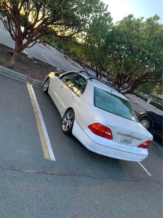2002 Lexus LS 3rd Gen - Image 4 of 10