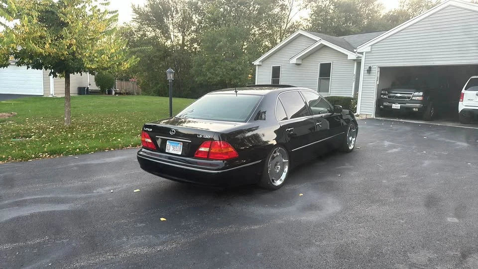 2002 Lexus LS 3rd Gen - Image 5 of 9