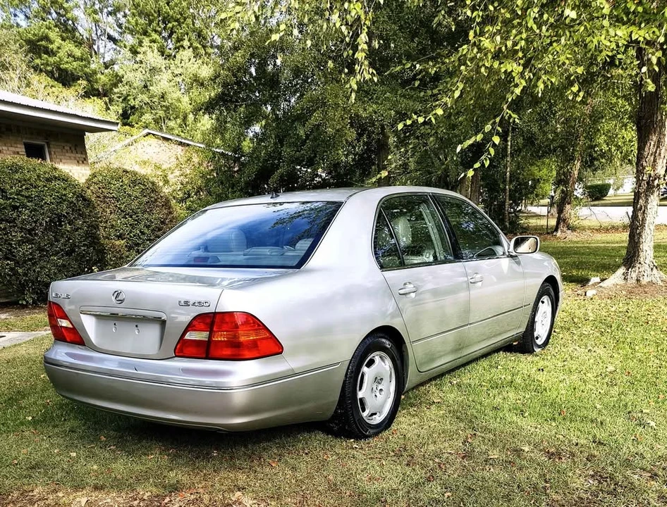 2002 Lexus LS 3rd Gen - Image 4 of 5