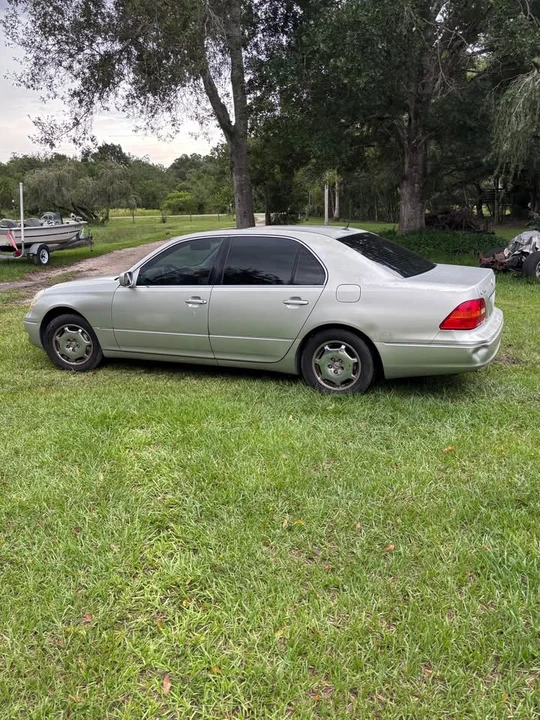 2002 Lexus LS 3rd Gen - Image 3 of 7