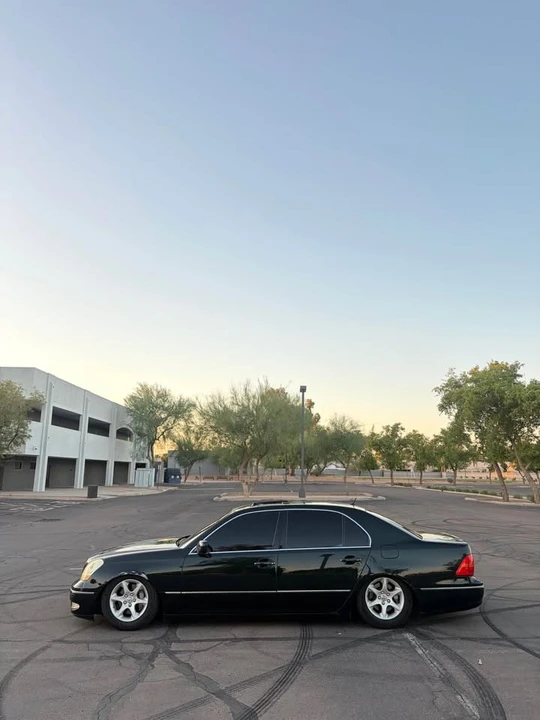 2002 Lexus LS 3rd Gen - Image 2 of 8