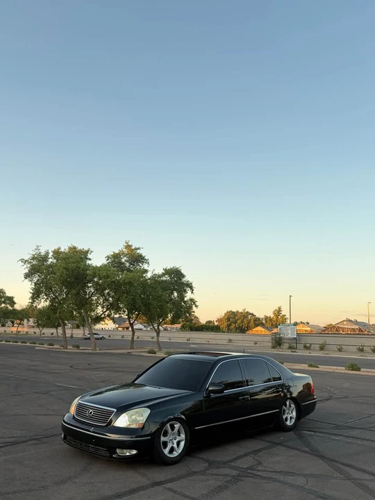 2002 Lexus LS 3rd Gen - Image 3 of 8