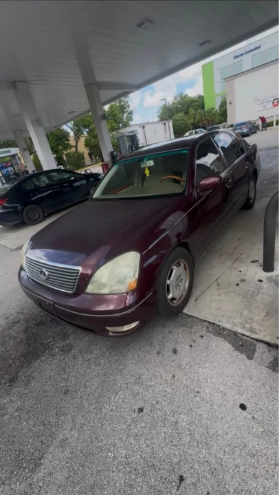 2002 Lexus LS 3rd Gen - Image 3 of 4