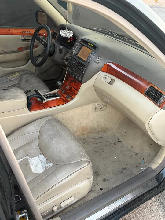 2002 Lexus LS 3rd Gen - Image 7 of 8