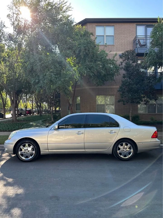 2002 Lexus LS 3rd Gen - Image 2 of 4