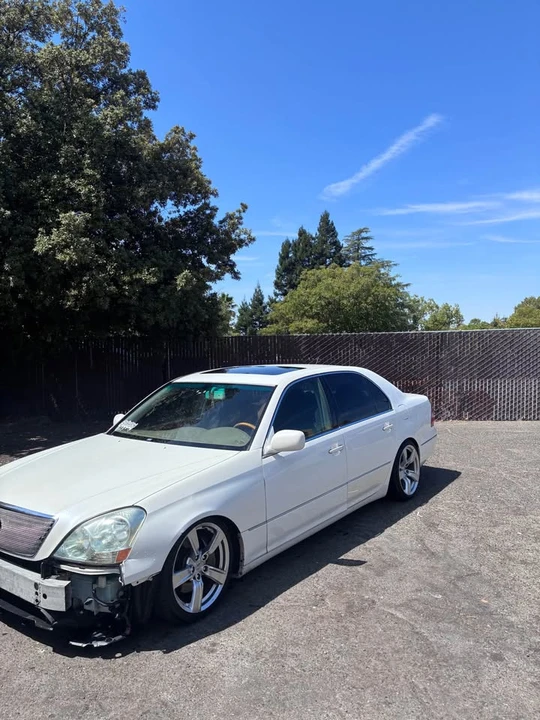 2002 Lexus LS 3rd Gen - Image 2 of 5
