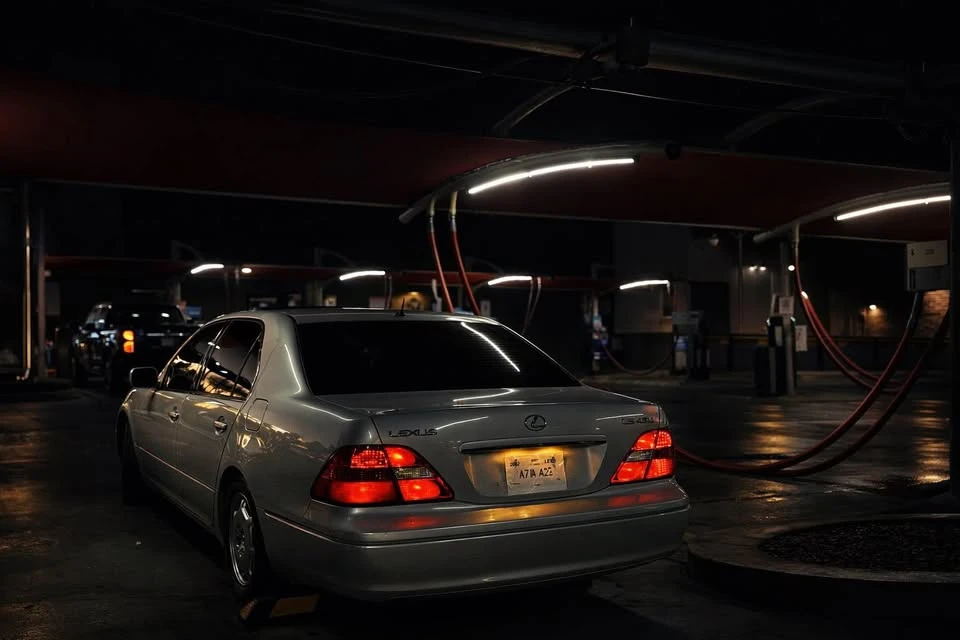 2002 Lexus LS 3rd Gen - Image 3 of 10