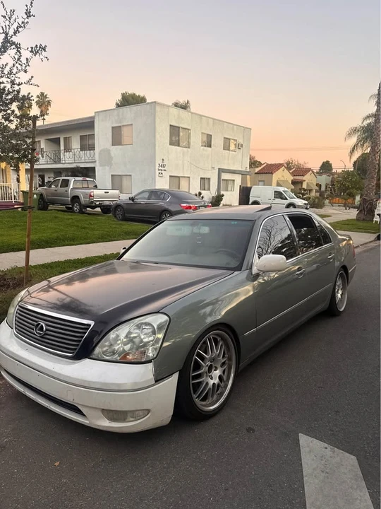2002 Lexus LS 3rd Gen - Image 2 of 2