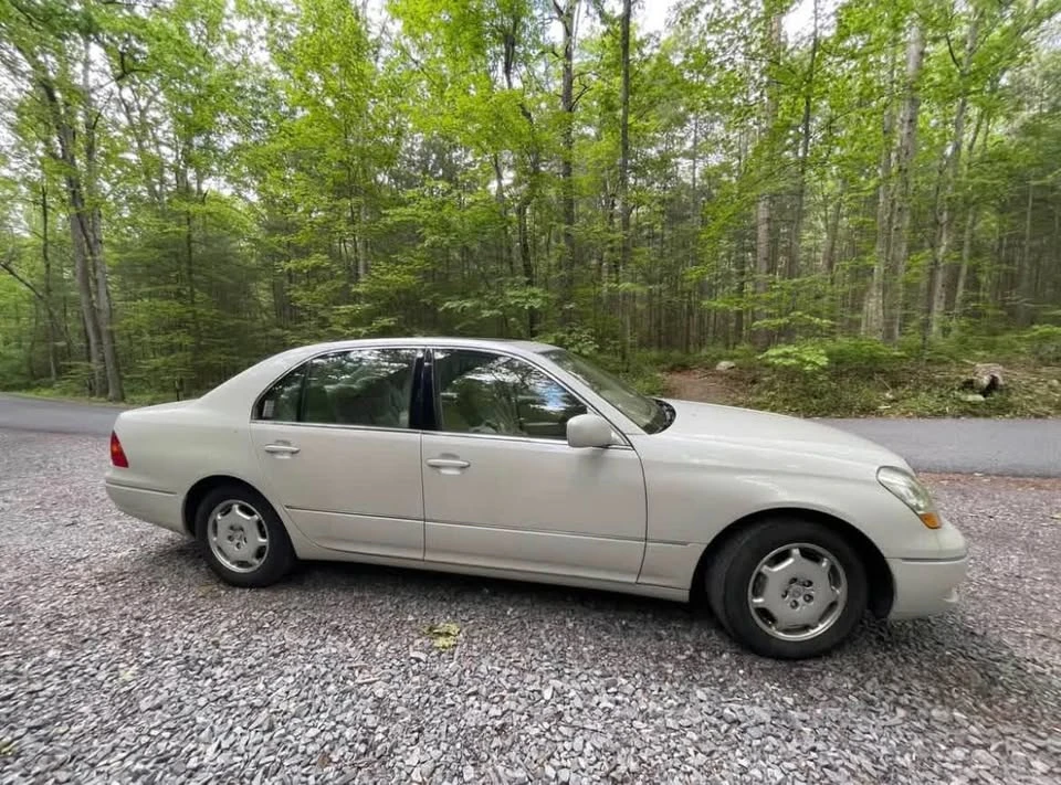 2002 Lexus LS 3rd Gen - Image 2 of 12