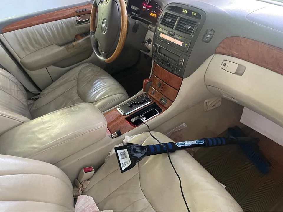 2002 Lexus LS 3rd Gen - Image 9 of 12
