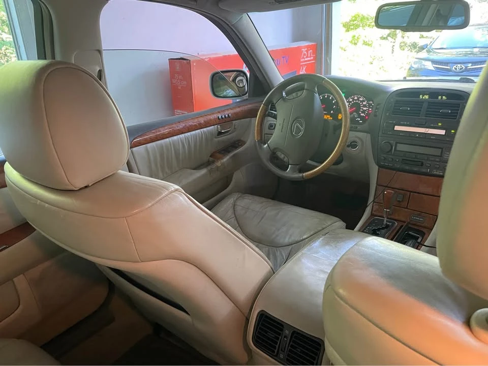 2002 Lexus LS 3rd Gen - Image 12 of 12