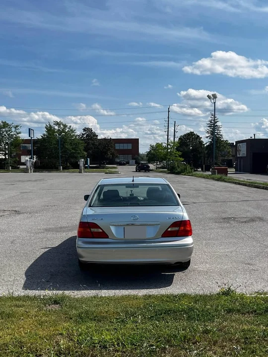 2002 Lexus LS 3rd Gen - Image 4 of 8
