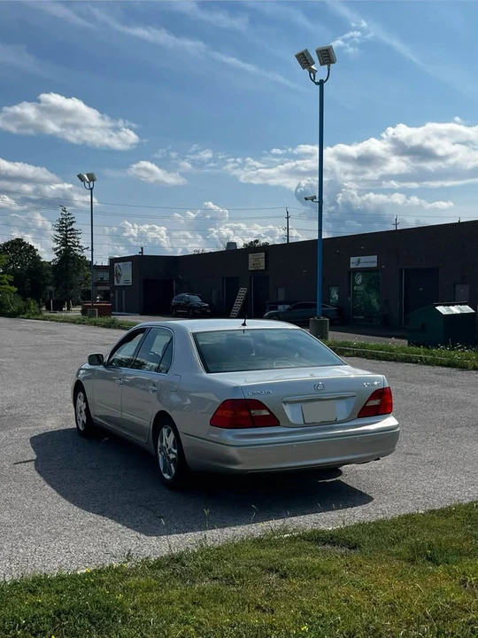 2002 Lexus LS 3rd Gen - Image 3 of 8