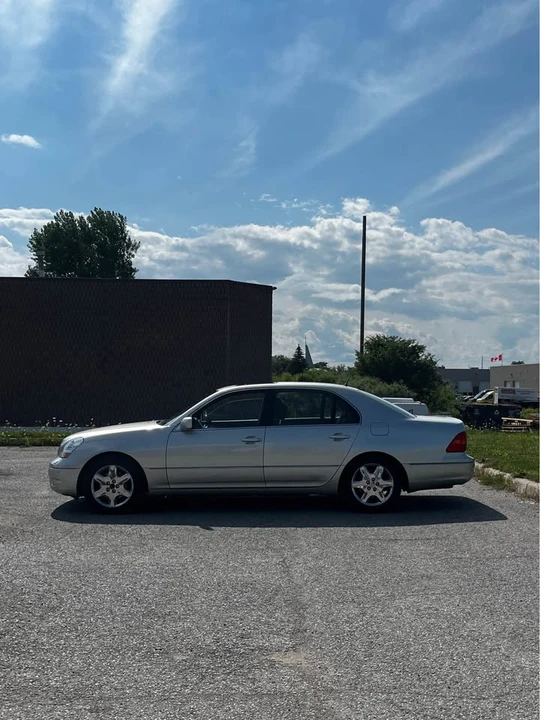 2002 Lexus LS 3rd Gen - Image 2 of 8