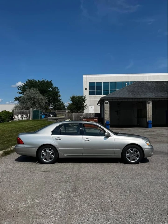 2002 Lexus LS 3rd Gen - Image 6 of 8