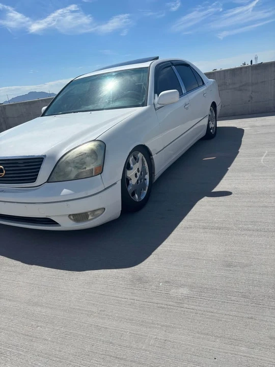 2002 Lexus LS 3rd Gen - Image 2 of 12