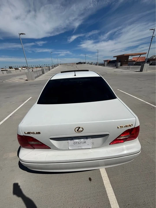 2002 Lexus LS 3rd Gen - Image 8 of 12