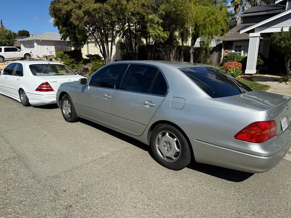 2002 Lexus LS 3rd Gen - Image 4 of 6
