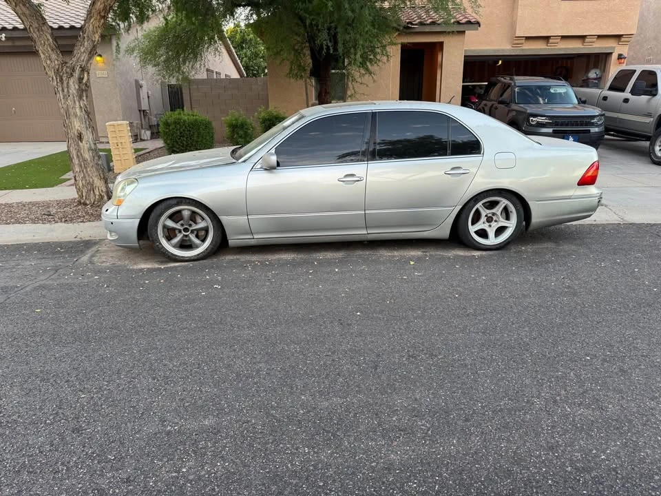 2002 Lexus LS 3rd Gen - Image 2 of 4