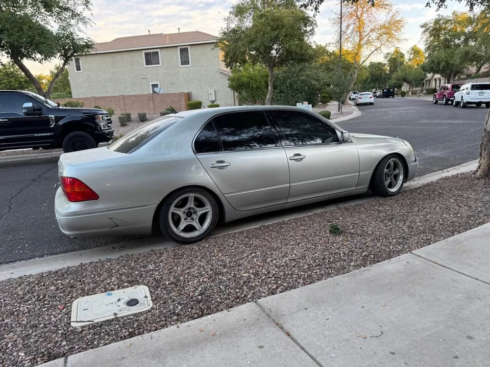 2002 Lexus LS 3rd Gen - Image 3 of 4