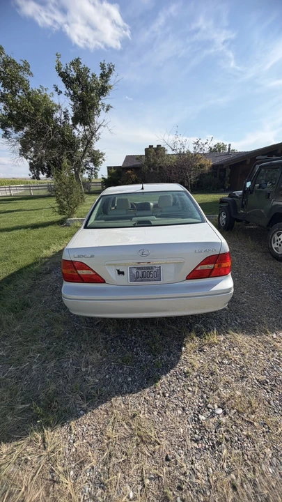 2002 Lexus LS 3rd Gen - Image 2 of 31