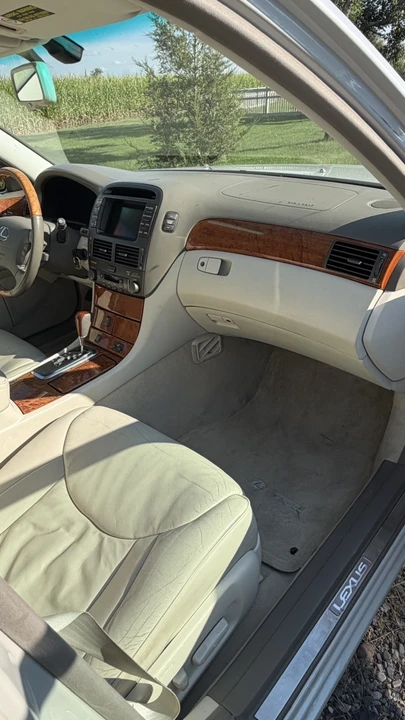 2002 Lexus LS 3rd Gen - Image 4 of 31