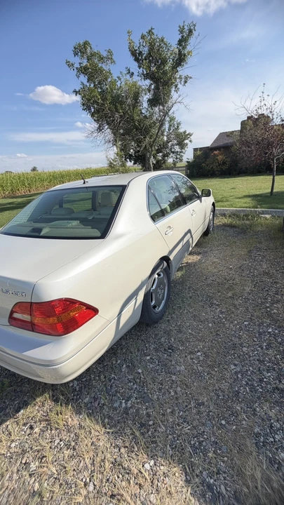 2002 Lexus LS 3rd Gen - Image 12 of 31