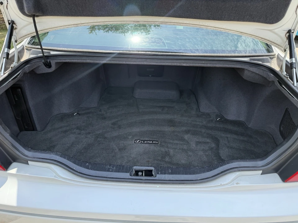 2002 Lexus LS 3rd Gen - Image 12 of 20