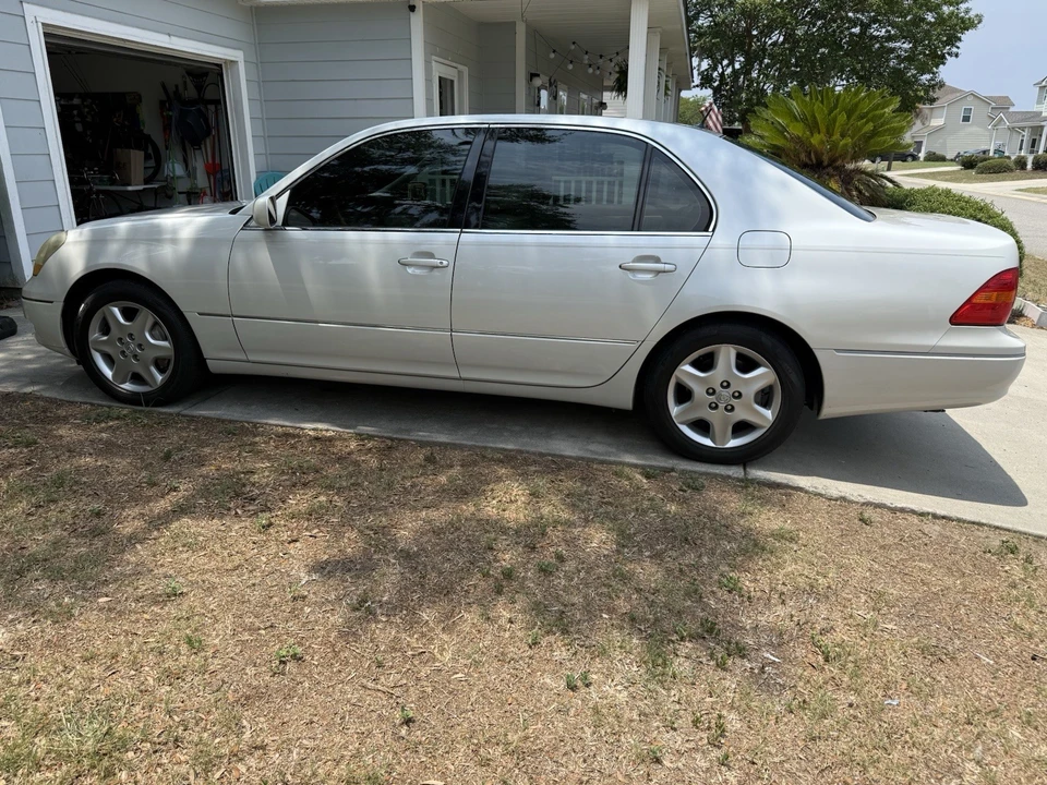 2002 Lexus LS 3rd Gen - Image 8 of 20
