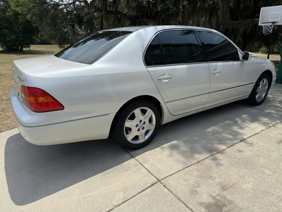 2002 Lexus LS 3rd Gen - Image 5 of 20