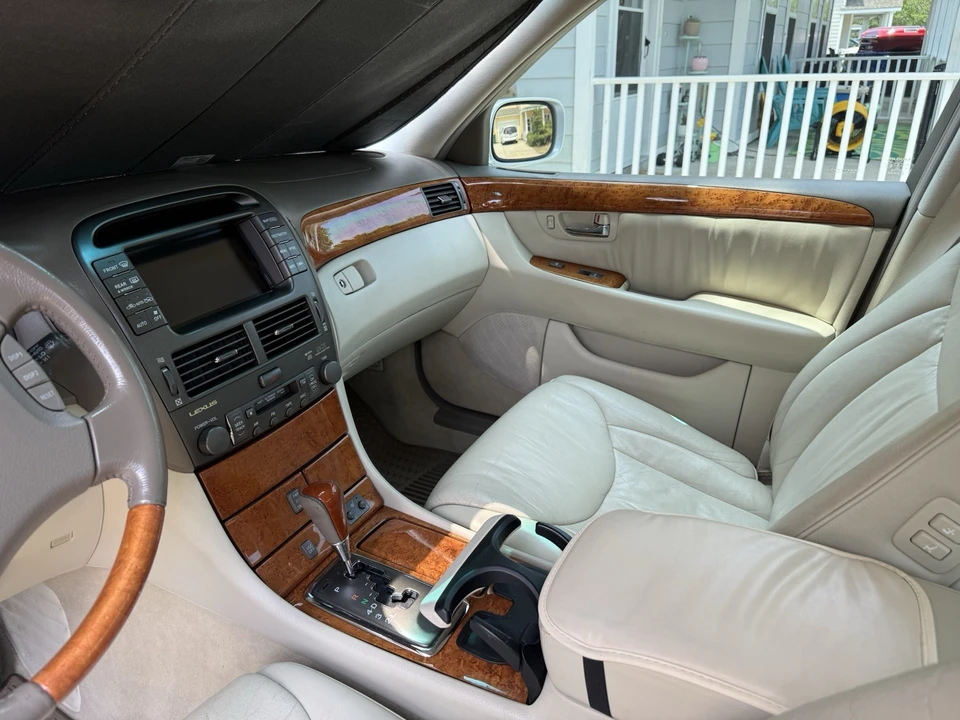 2002 Lexus LS 3rd Gen - Image 10 of 20