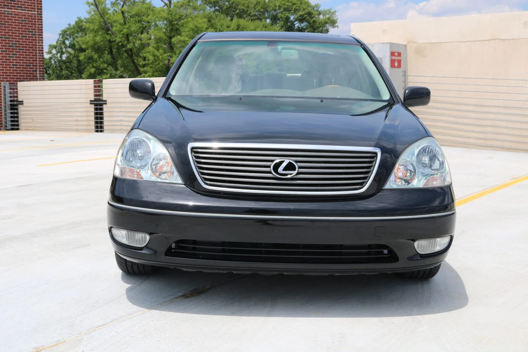 2002 Lexus LS 3rd Gen - Image 10 of 31