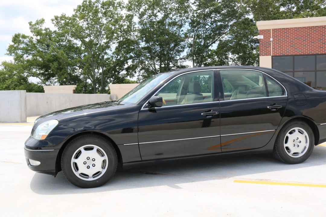 2002 Lexus LS 3rd Gen - Image 15 of 31