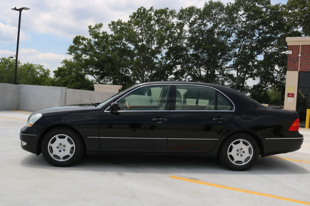 2002 Lexus LS 3rd Gen - Image 16 of 31