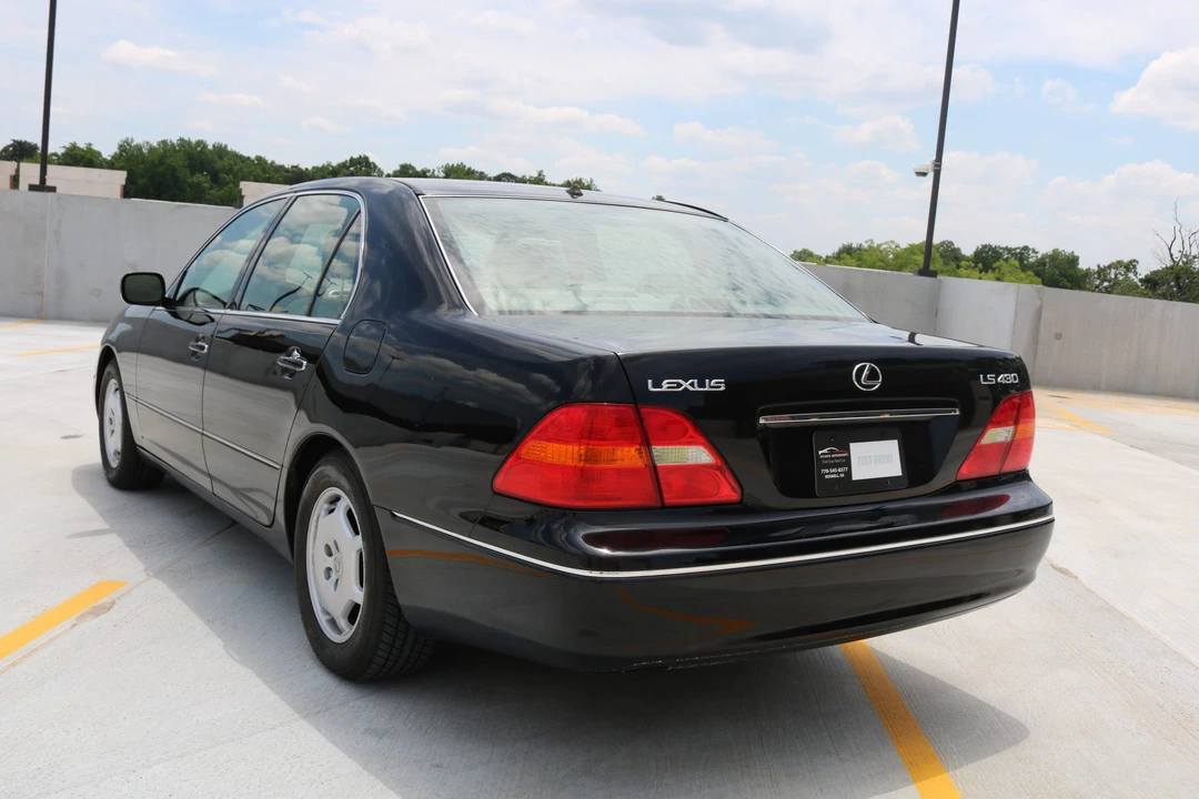 2002 Lexus LS 3rd Gen - Image 18 of 31