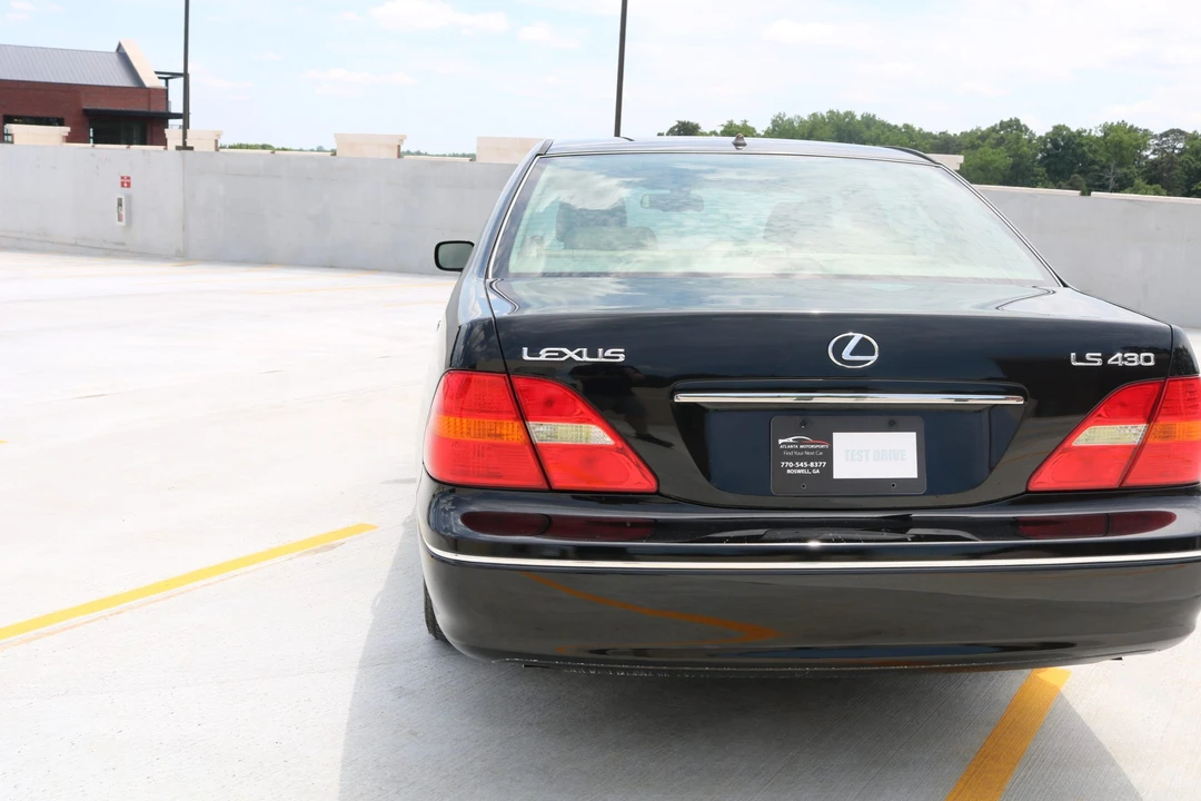 2002 Lexus LS 3rd Gen - Image 20 of 31