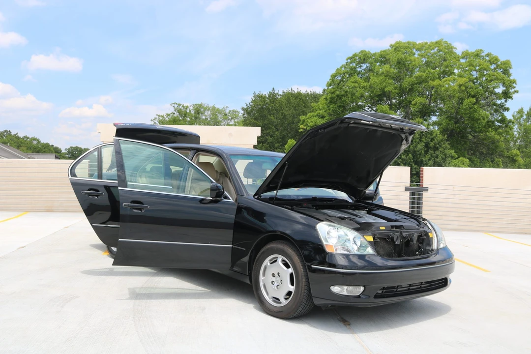 2002 Lexus LS 3rd Gen - Image 29 of 31